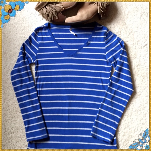 SOLD✨HP 2X✨ HEART & HIPS STRIPED COTTON COMFY TOP - Picture 2 of 4