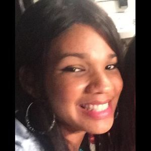 Meet your Posher, Isaura