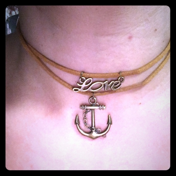 NWT Love anchor choker