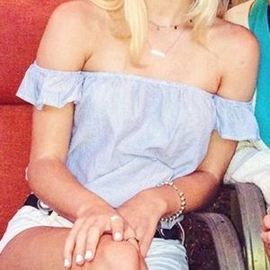 Flash sale ⚡️Brandy Melville off shoulder crop