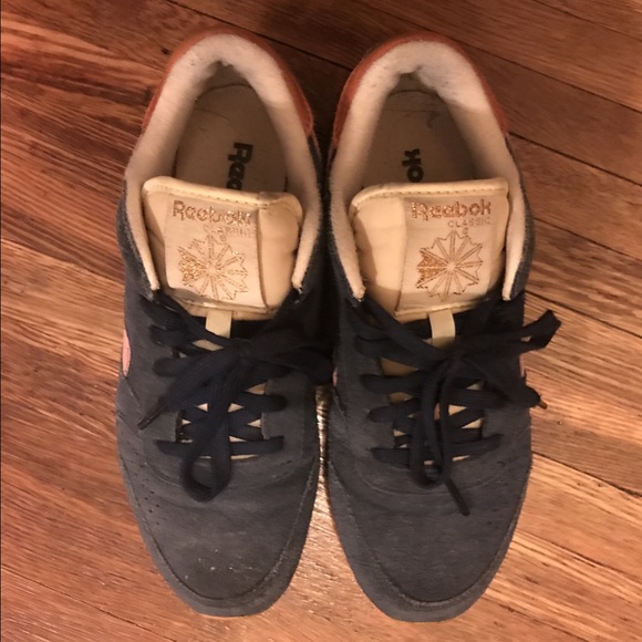 SOLD Reebox classic - Picture 2 of 4