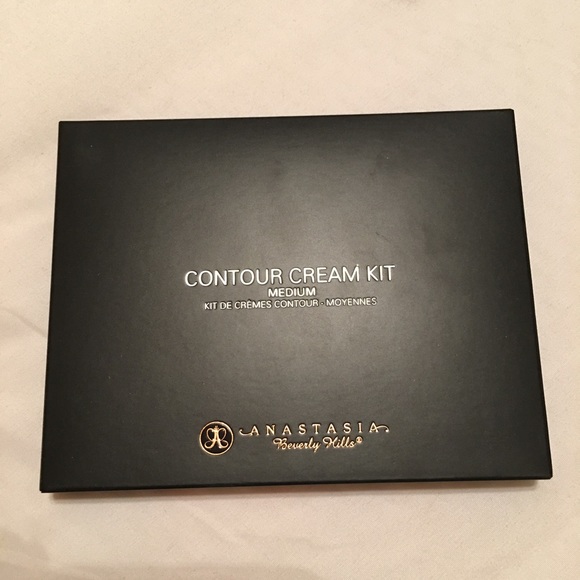 Anastasia Beverly Hills contour cream kit