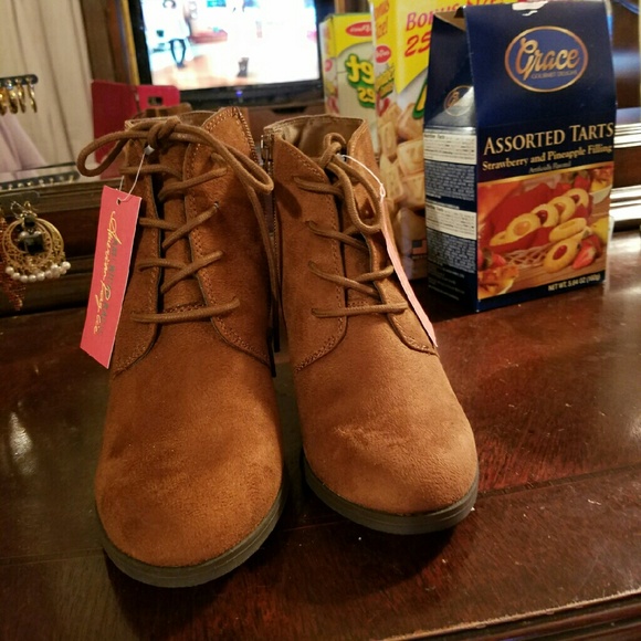 Womans suede booties - Picture 1 of 3