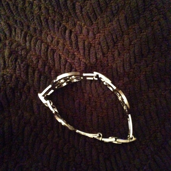 Looks like Tory Burch bracelet - Picture 4 of 4