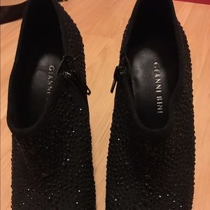 Gianni Bini shoe booties