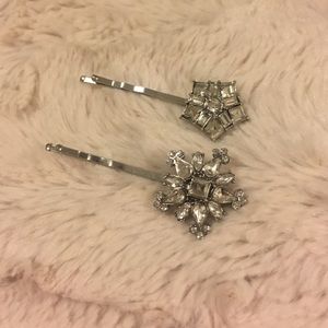 Snowflake hair clips