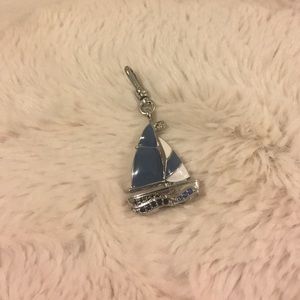 Chloe+Isabel Discontinued Tresors Sailboat Charm