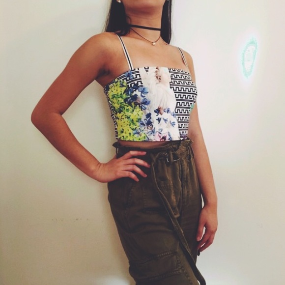 🚫SOLD🚫 Vintage Crop Top - Picture 2 of 4