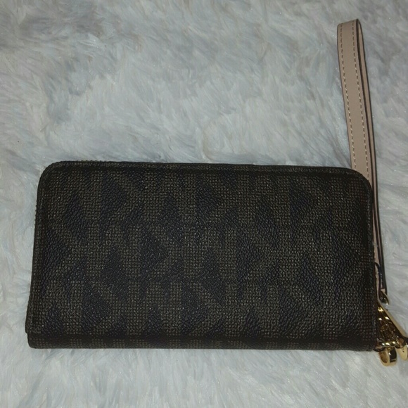 *SOLD *New Michael MK multifunction phone case - Picture 2 of 4