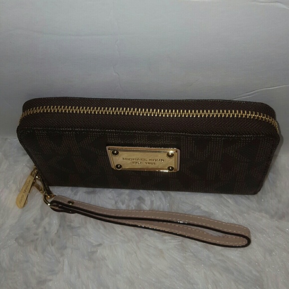 *SOLD *New Michael MK multifunction phone case - Picture 3 of 4