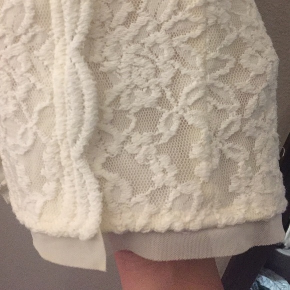 Lace Halter Top - Picture 3 of 4