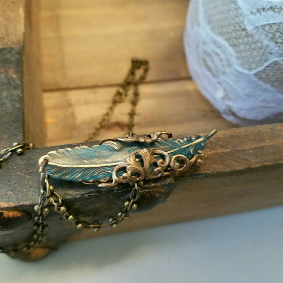 Rustic Teal Leaf Necklace - Picture 1 of 4