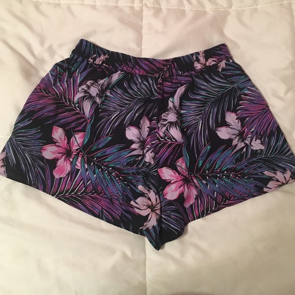 Floral tropical flowy shorts