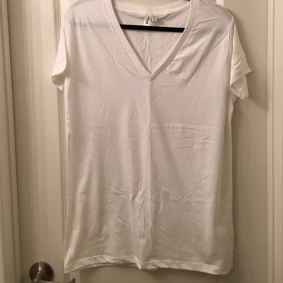 Basic white v-neck tee.