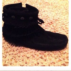 Minnetonka fringe booties