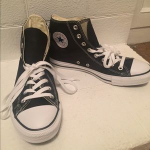 WOMENS HIGH TOP CONVERSE - NEVER WORN