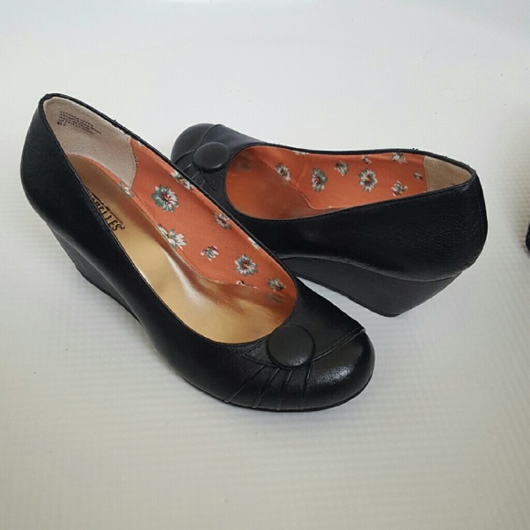 Seychelles 6.5 Black Leather Wedges Heel