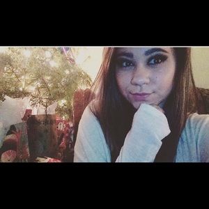 Meet your Posher, Alexis