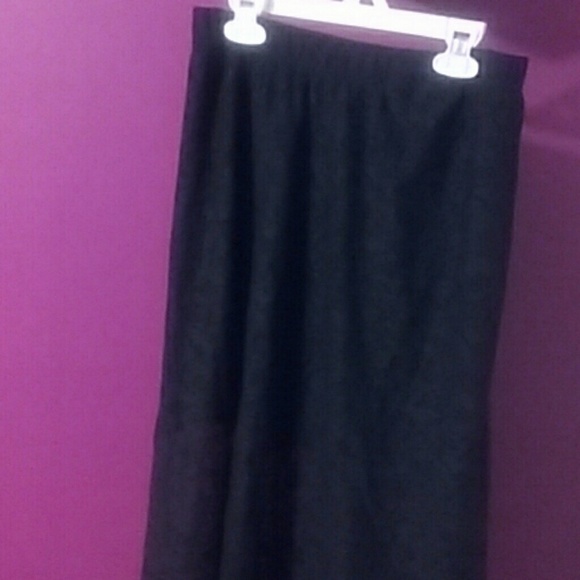 Lacy black maxi skirt - Picture 1 of 3