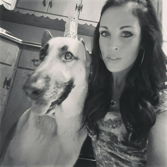 Meet your Posher, Amanda - Picture 8 of 16