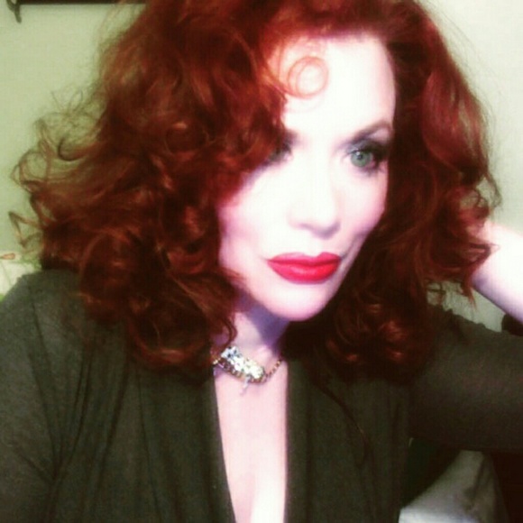 Meet your Posher, Nita Gale - Picture 3 of 6