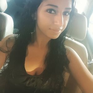 Meet your Posher, Abril