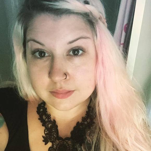 Meet your Posher, Lauren
