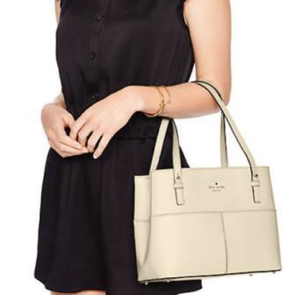 Final ♥️ Kate spade creamy small Gabriel tote - Picture 1 of 4