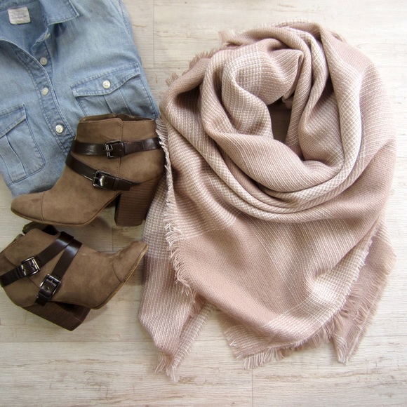 LAST ONE π Blush Blanket Scarf β - Picture 2 of 4