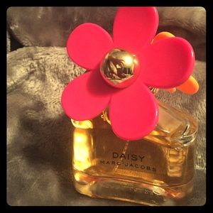 Marc Jacobs limited "sunshine" daisy edition