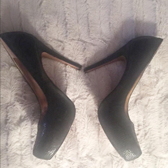 BCBG Generation Sandalwood Snake Leather Shoes - Picture 2 of 4