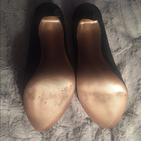 BCBG Generation Sandalwood Snake Leather Shoes - Picture 3 of 4