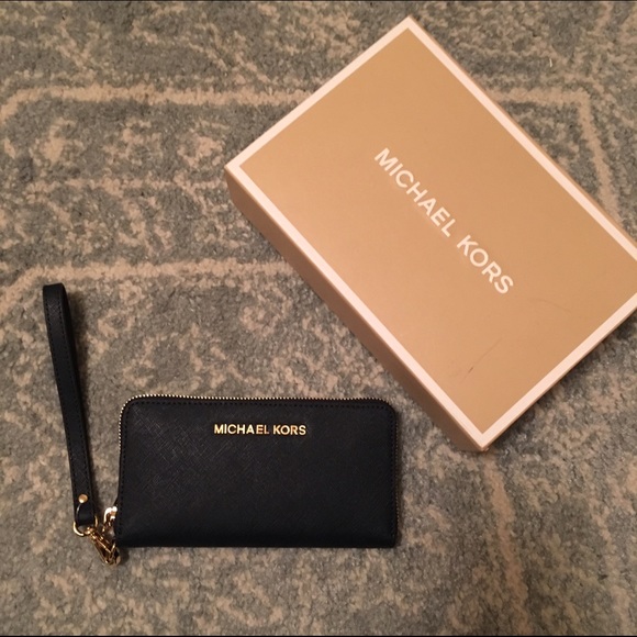 NWT Michael Kors Wallet Wristlet