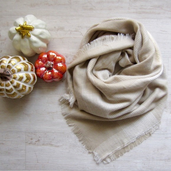 LAST ONE 🙋🏼 Tan Checkered Blanket Scarf - Picture 3 of 4