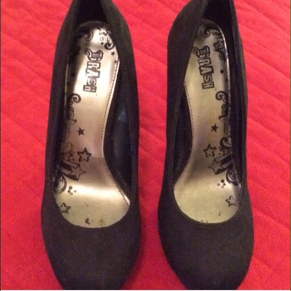 Black platform pumps