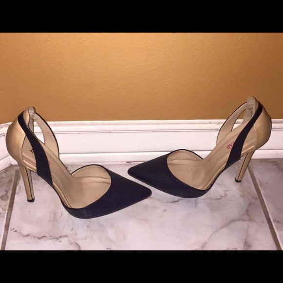 Corynn Nude and black JustFab high heels