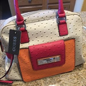 Brand new GUESS purse. Tag still on!