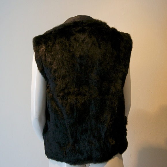 Black Faux Fur Vest - Picture 2 of 4