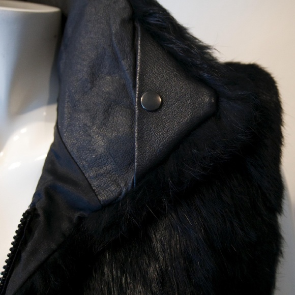 Black Faux Fur Vest - Picture 4 of 4