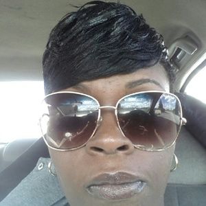Meet your Posher, Tameka
