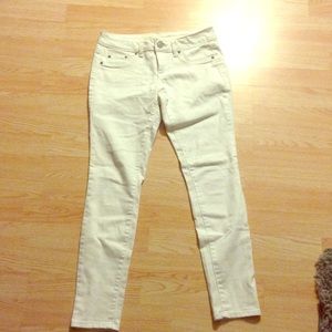 White super stretchy jeggings