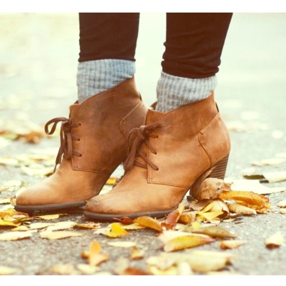 Clarks Shoes - Clarks brown leather booties