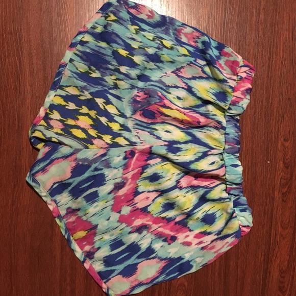 Water color like silky shorts - Picture 2 of 2