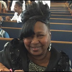 Meet your Posher, Pauline