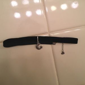 Brandy Melville velvet choker