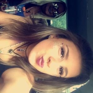 Meet your Posher, Marissa