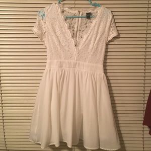White lace dress from Windsor
