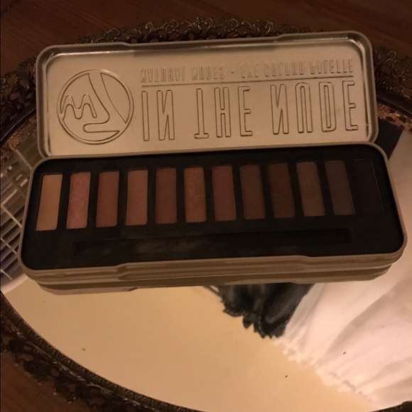 Eyeshadow pallet - Picture 2 of 2