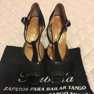 Flabella Ballroom shoes Hold for Chokeekai