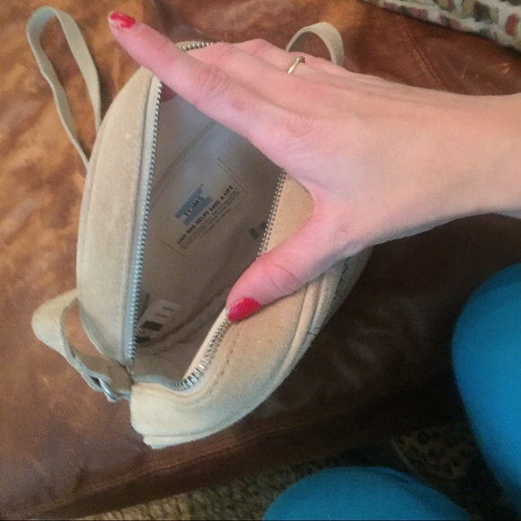 Sold - Picture 3 of 4